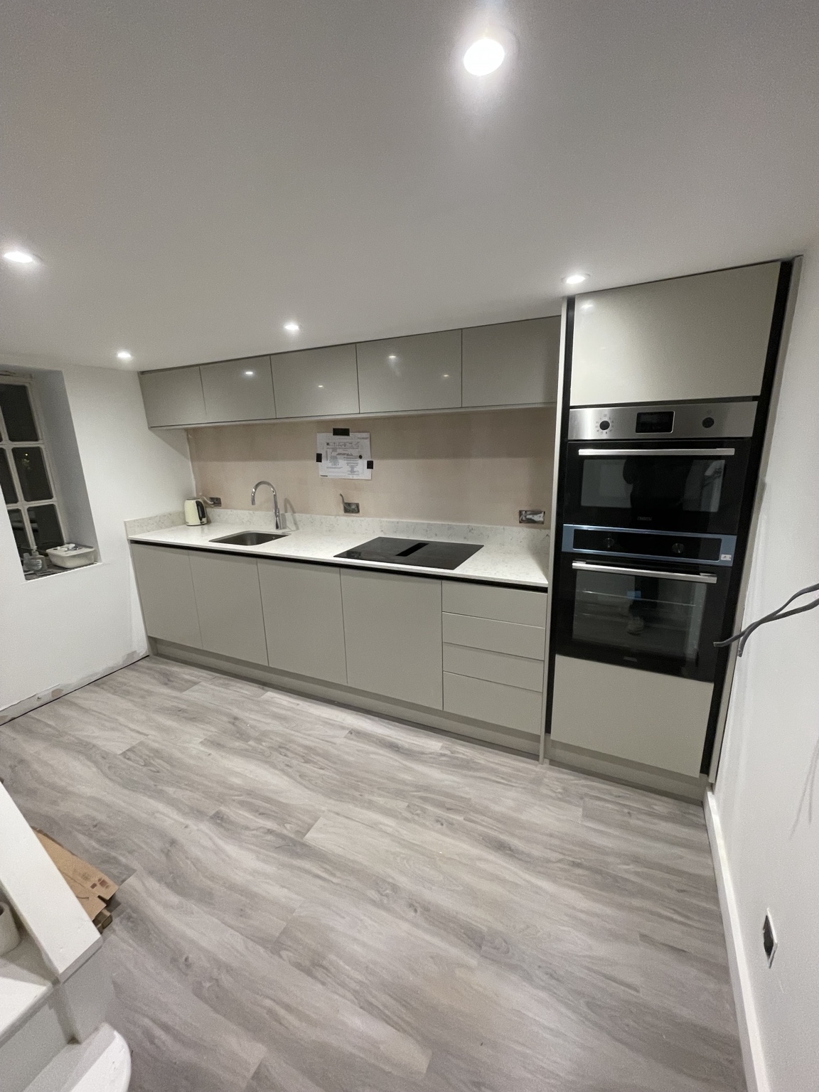 Modern green kitchen